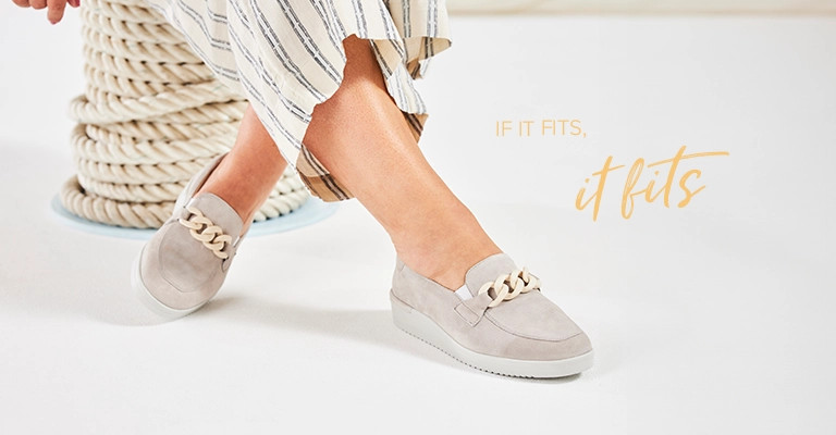 Women's stylish shoes for wide best sale feet