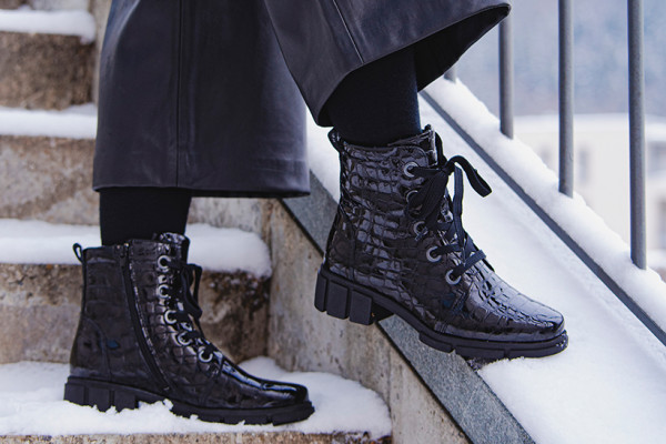 Kalte-F-sse-im-Winter-2